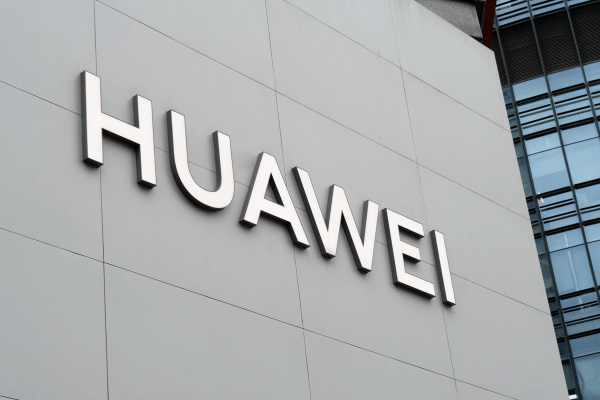 Huawei-Uses-Large-Language-Models-for-AI-Translation-Only-When-It-Counts